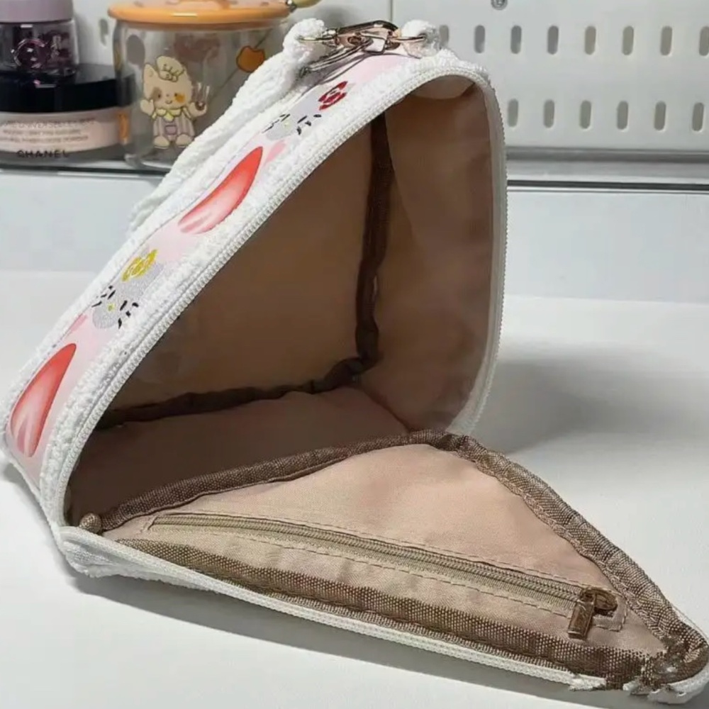 S4nr1o H3ll0 K1tty Strawberry Cake Zipper Pouch